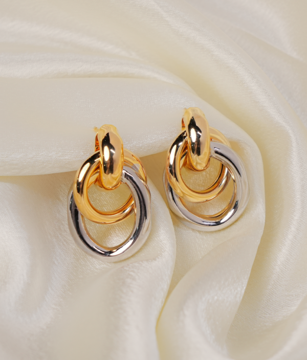 Chic Fusion Interlock Earrings